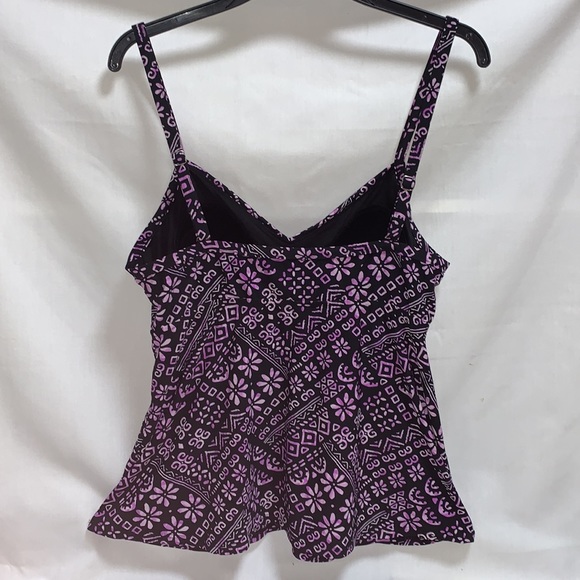 Woman’s swim top - Picture 2 of 7